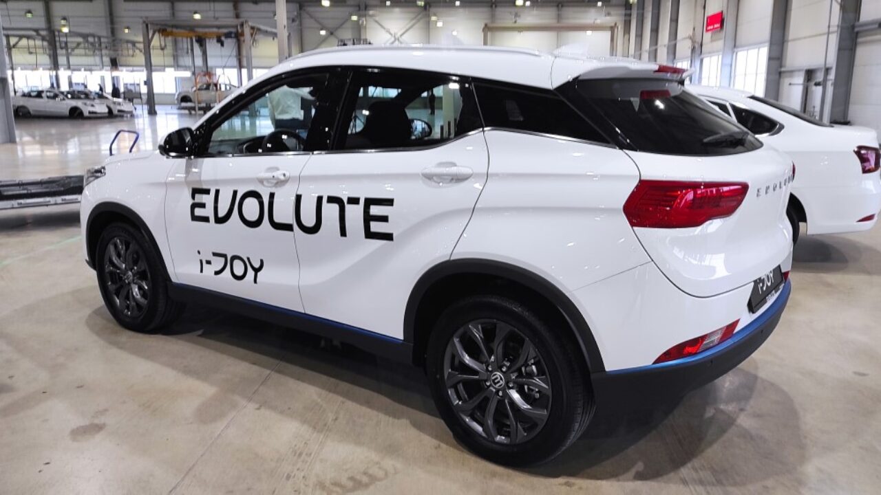 Первый обзор Evolute i-Joy: что за кроссовер заменит Qashqai и Seltos -  Китайские автомобили